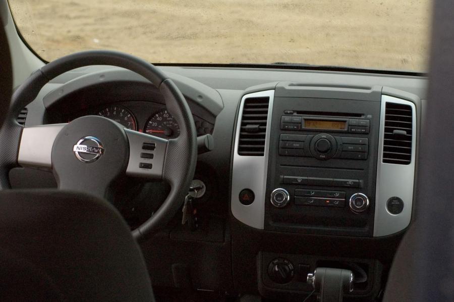  Nissan Frontier 2009 года  (фото 45 из 65)